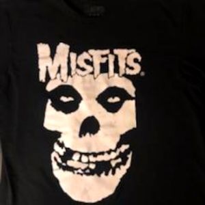 Misfits I want ur skull shirt